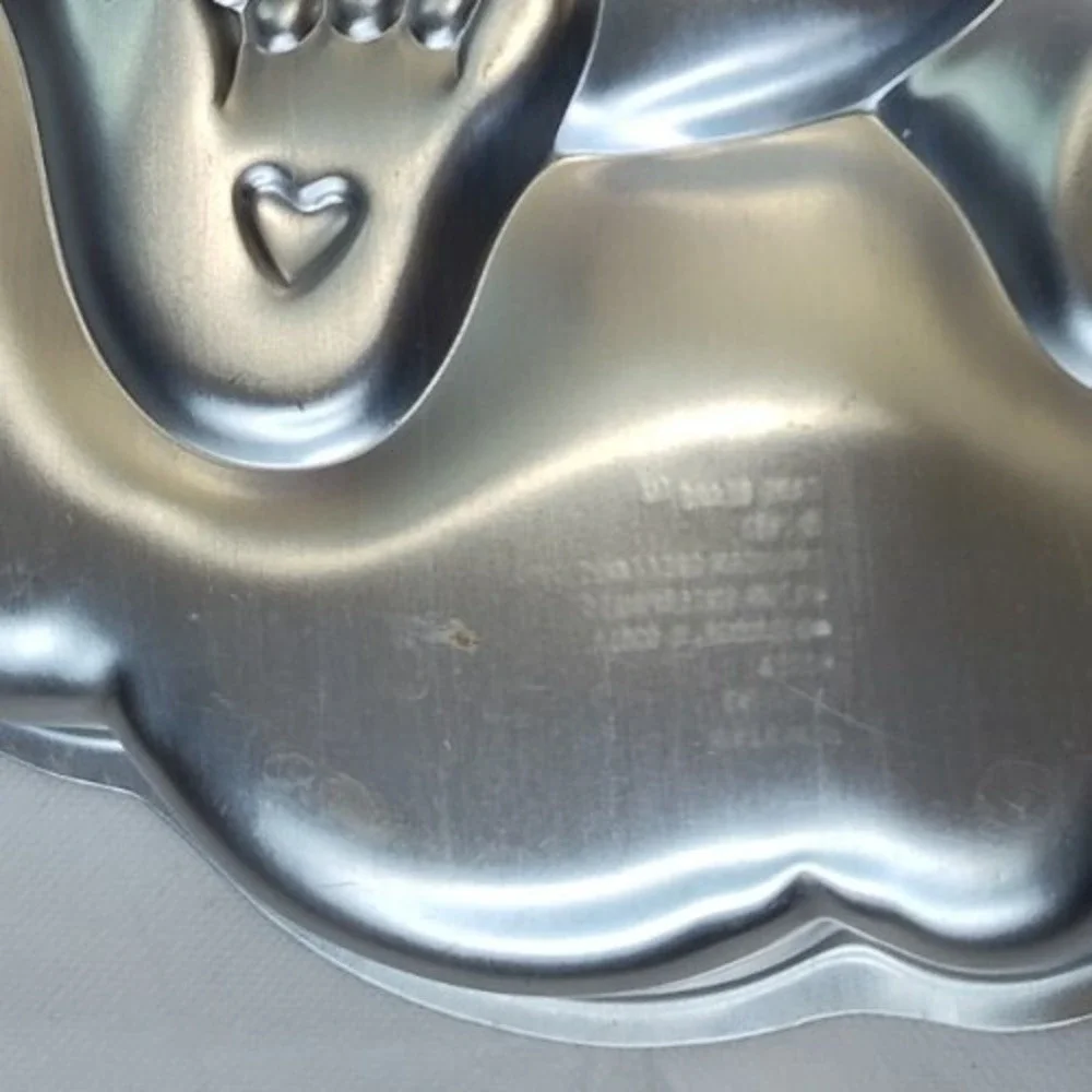 CARE BEARS Wilton '83 VTG Versatile Full Body Cake Pan Mold 2105-1793 B26.1GA721